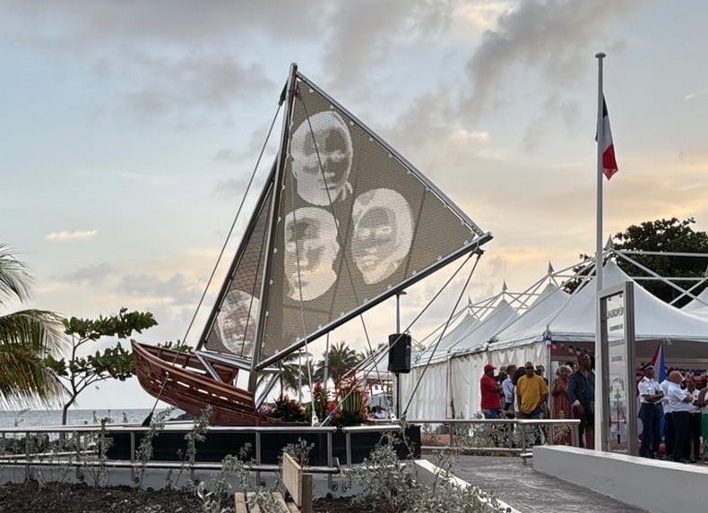 memorial dissidence antilles pixellisation tole perforee acianov 7