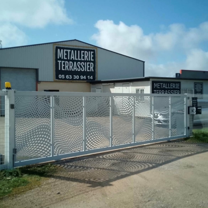tole perforee decorative portail terrassier hypnotix acianov 3